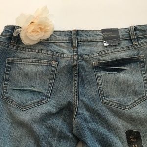 Urban Behavior Bootcut Jeans NWT sz 13/32